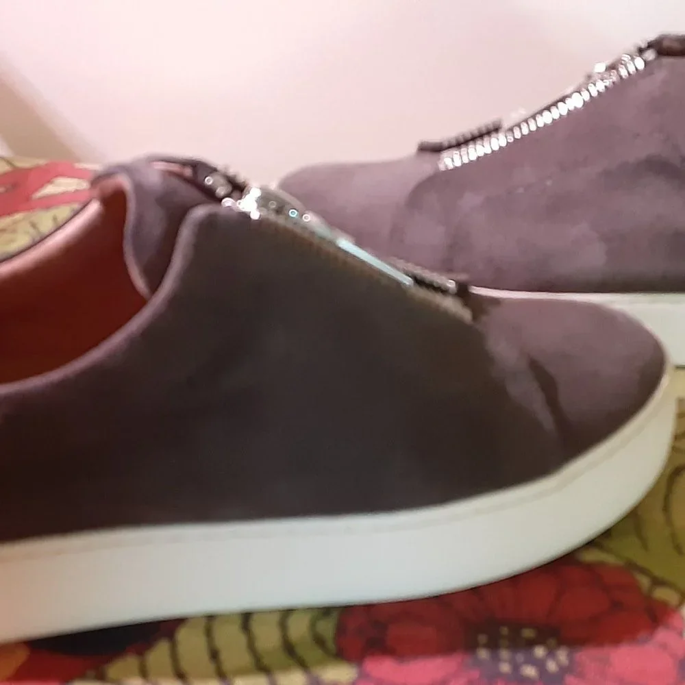 Frye Women's Lena Zip Low Sneaker - Size 8 - Picture 3 of 9